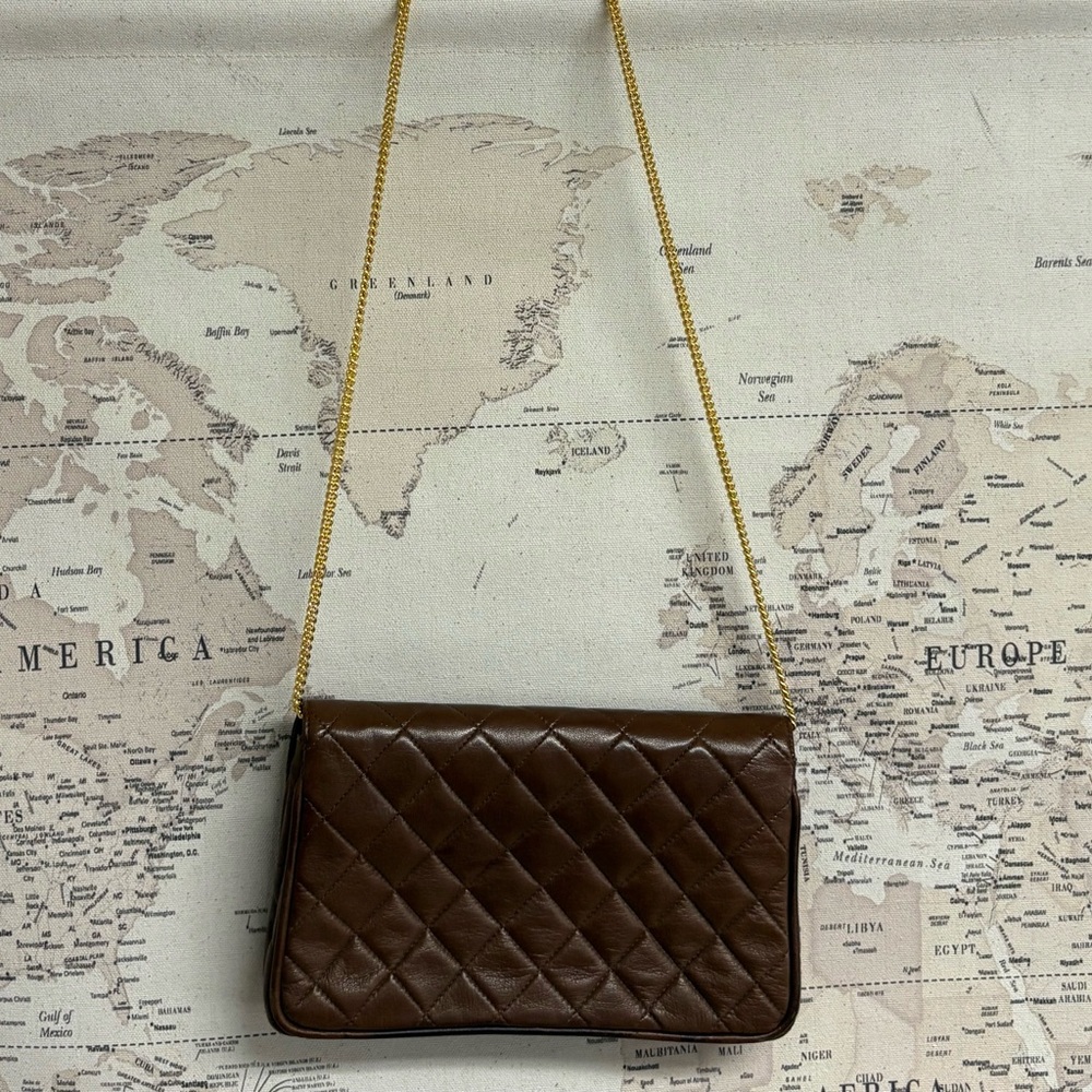 Gucci Gold Chain Accessory - Picture 3 of 9